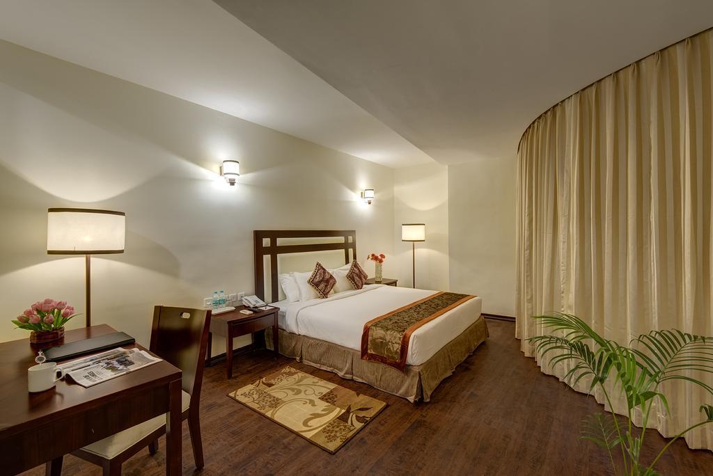 The Fern Residency Galaxy Mall Burnpur Стая снимка