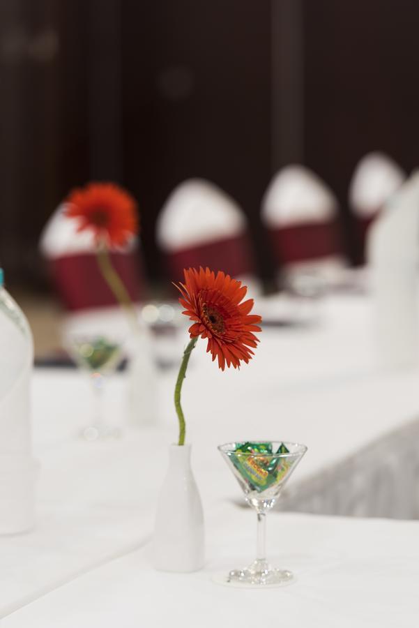 The Fern Residency Galaxy Mall Burnpur Екстериор снимка