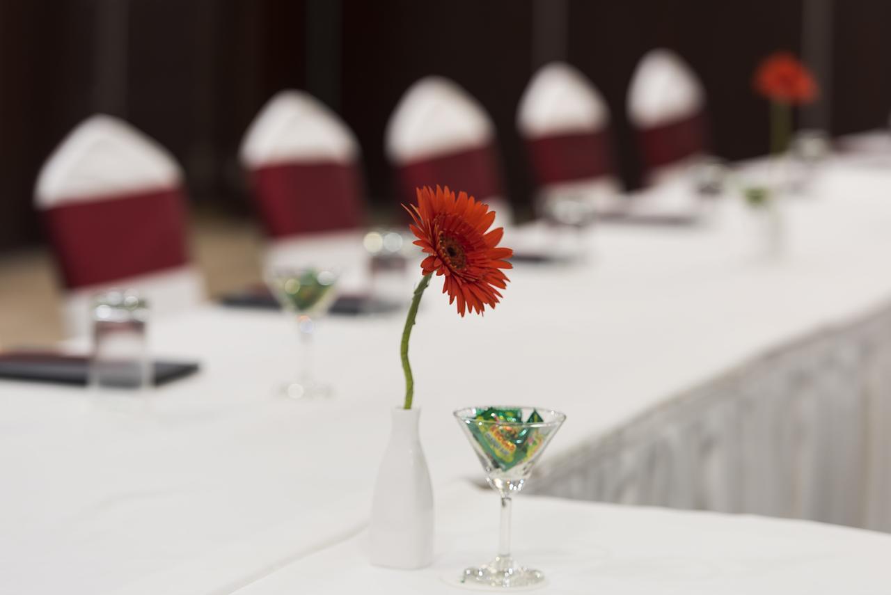 The Fern Residency Galaxy Mall Burnpur Екстериор снимка
